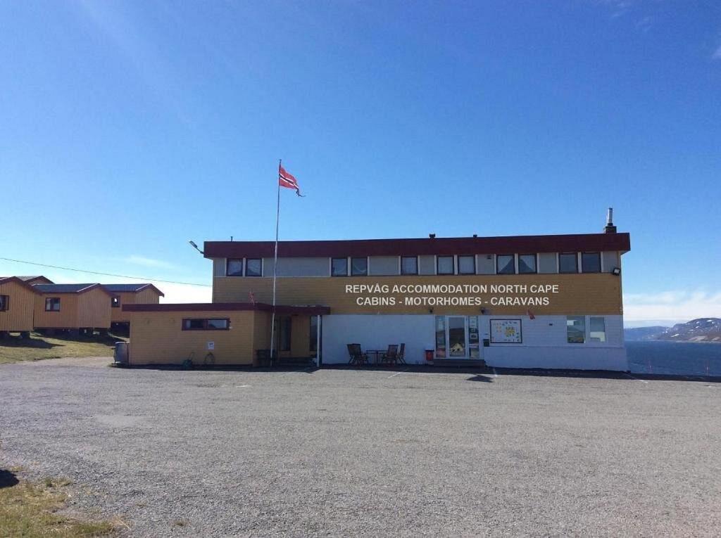 Repvag Overnatting Nordkapp Hotel Exterior photo